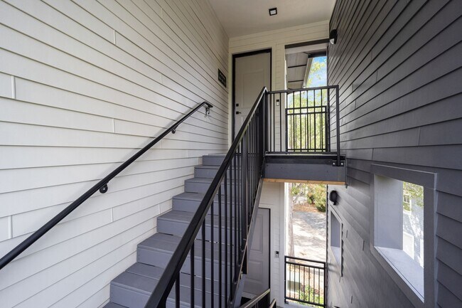 Building Photo - Haile Plantation, Village Center Apartment...