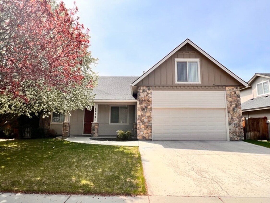 Foto principal - 1935 W Marten Creek Dr