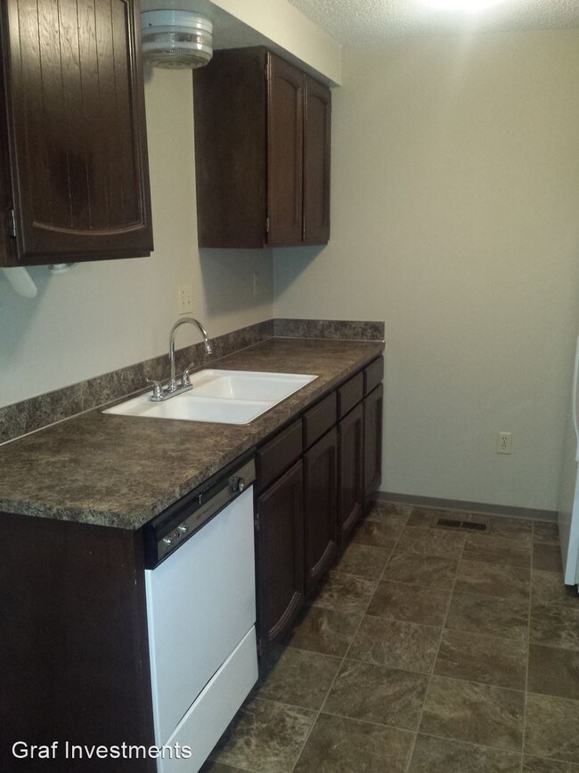 Building Photo - 418 S 61st Ave