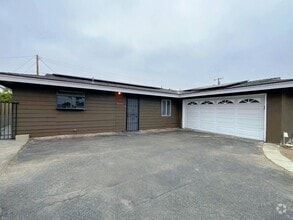 Building Photo - 9228 Oleander Ave