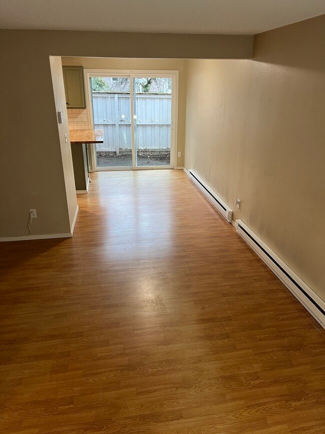 Building Photo - 4167 SE Cesar E Chavez Blvd