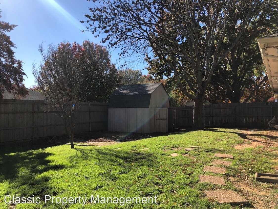 Building Photo - 3 br, 2 bath House - 2706 Monthaven Dr.