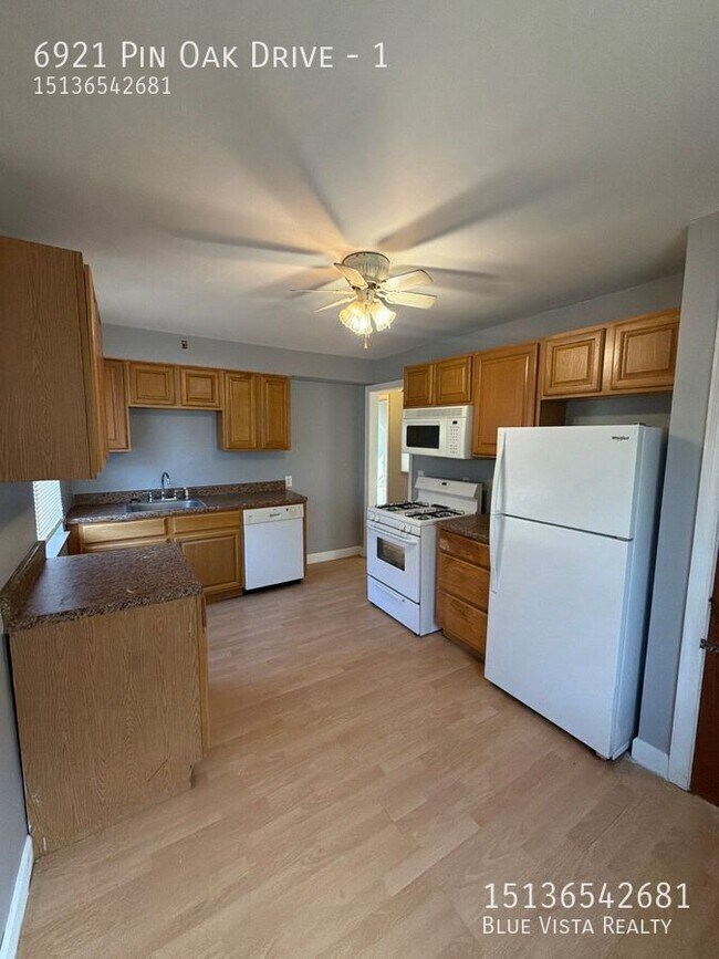 Foto del edificio - 6921 Pin Oak Dr