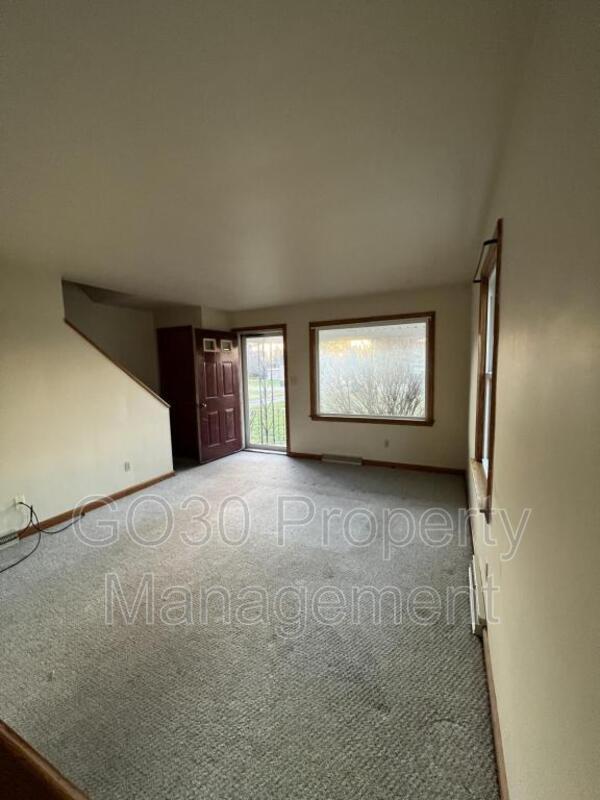 9909 Struthers Rd, New Middletown, OH 44442 Condo for Rent in New