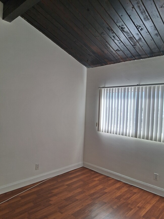 Building Photo - 1247 Federal Ave