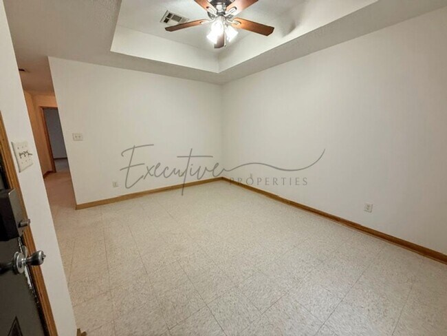 Foto del edificio - 2208 N Malcolm St