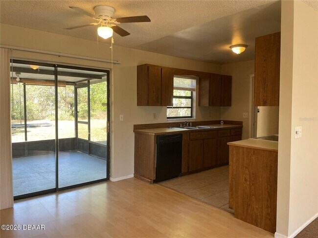 Foto del edificio - 2570 Beal St