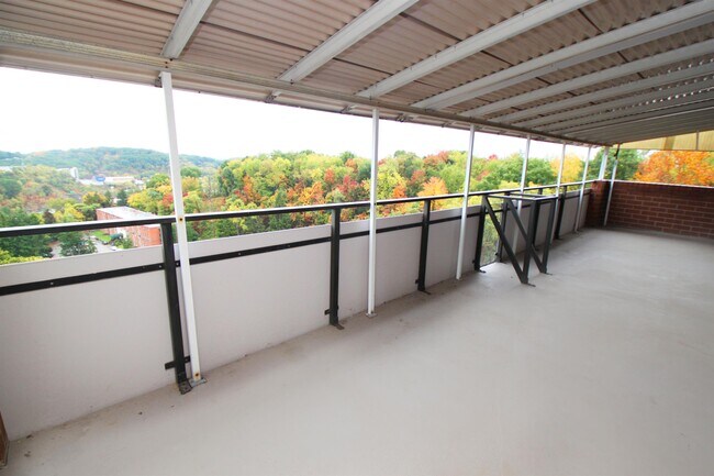 Building Photo - 951 McKnight Cir