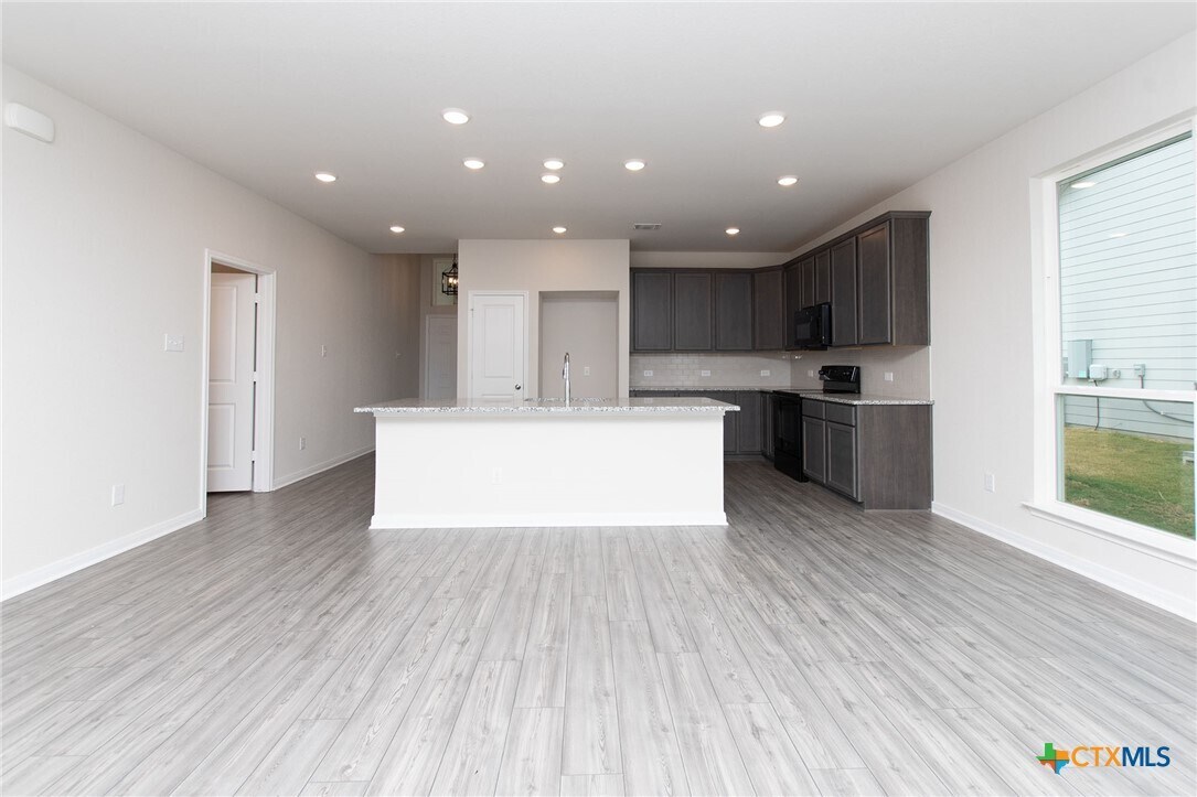 Building Photo - 9806 Kensley Rose Dr