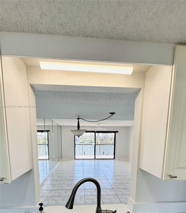 Building Photo - 3111 Pass a Grille Way