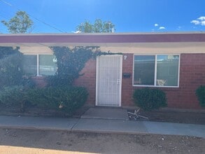 Building Photo - 540 Cardenas Dr SE