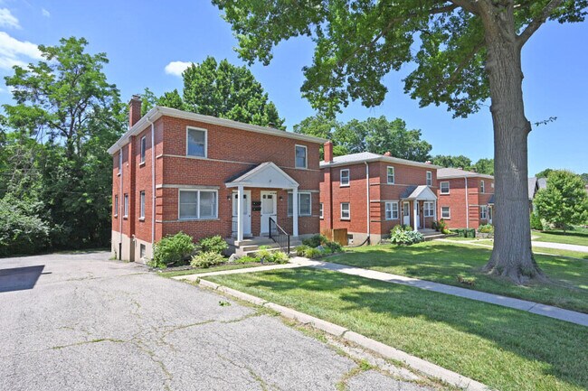 Foto del edificio - 27 Pleasant Ridge Ave