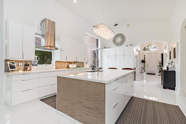 Building Photo - 8270 Spyglass Dr