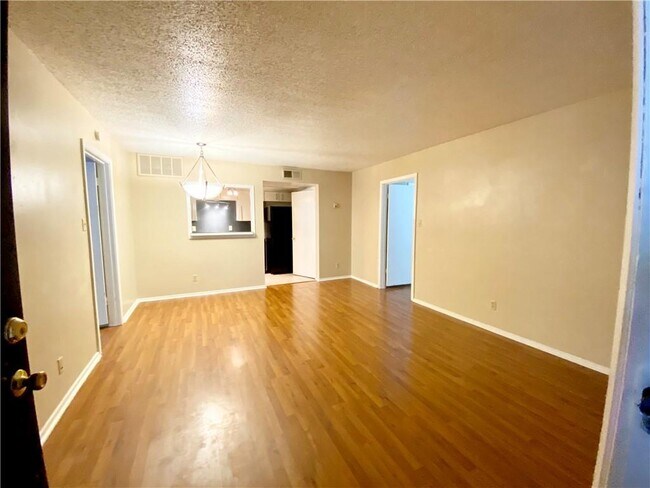 Building Photo - 1717 W 35th St