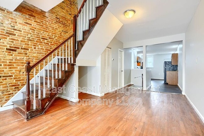 Building Photo - 2204 Ruskin Ave