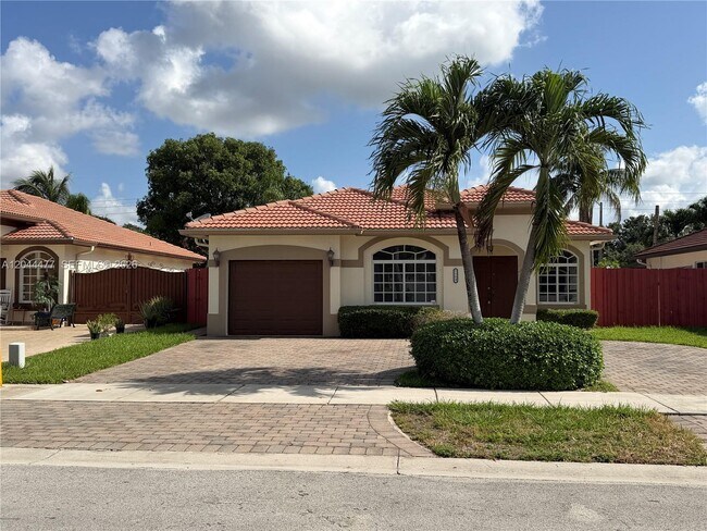 Foto del edificio - 7753 NW 201st Terrace