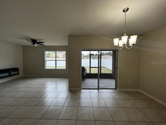 Building Photo - 424 Tanglewood Dr