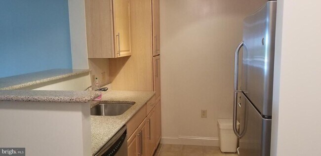 Foto del edificio - 11760 Sunrise Valley Dr