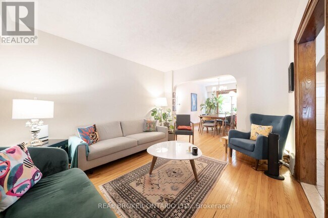 Photo du bâtiment - 110 Westlake Ave