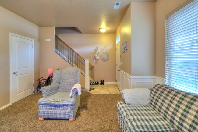 Foto del edificio - 3 bedroom 2.5 bath townhome in Orem