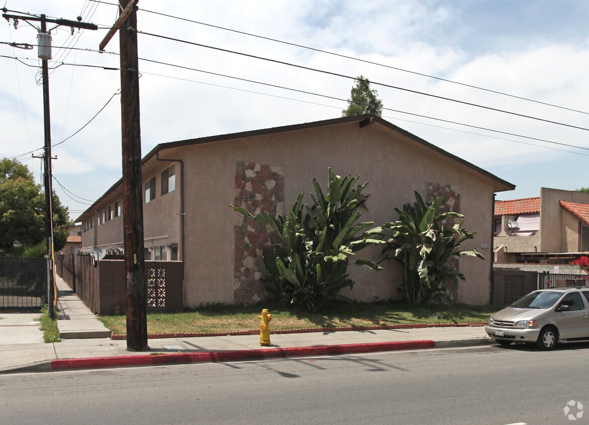Building Photo - 5319-5323 Peck Rd
