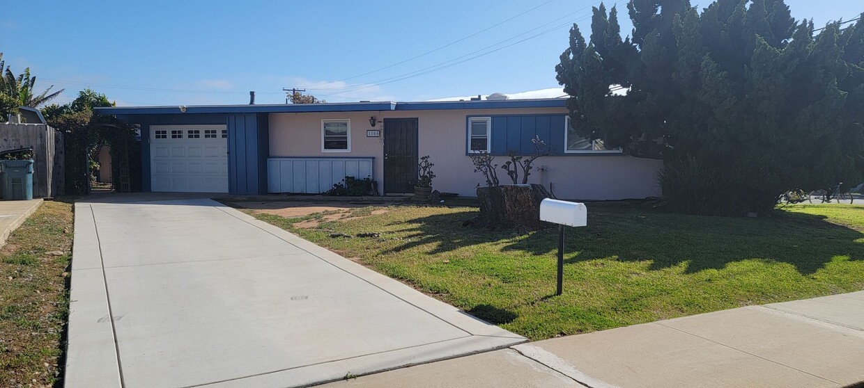 Primary Photo - 3Bed/2Bath House w/1-Car Garage, Great Yar...