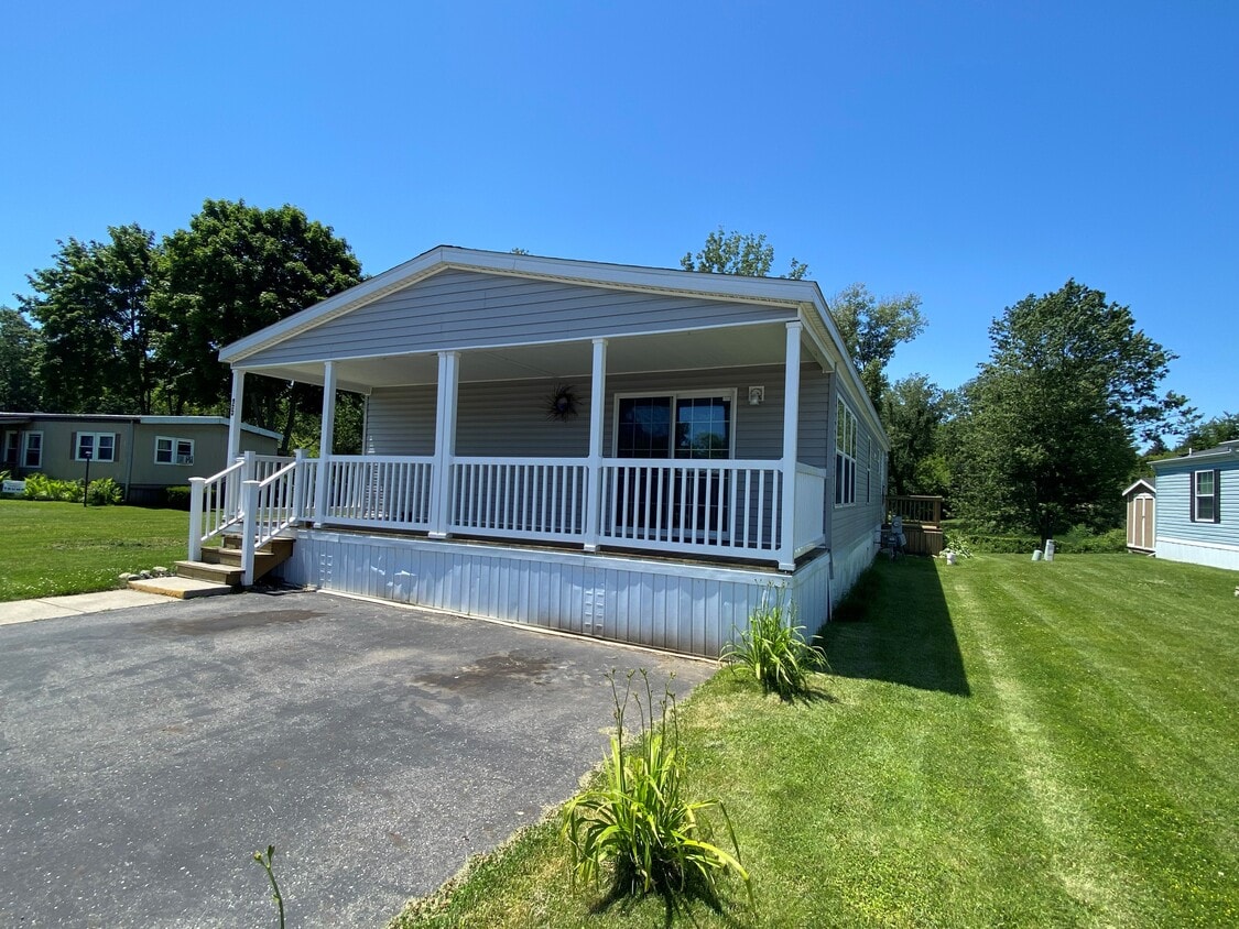 Building Photo - 3660 S Lapeer Rd