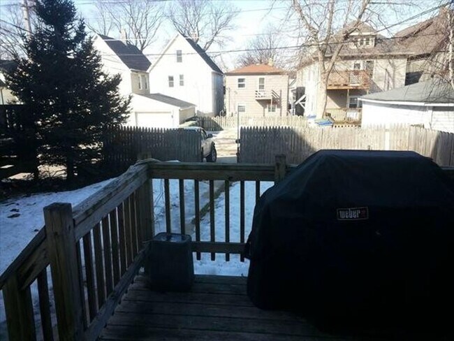 Foto del edificio - 2627 N Bartlett Ave