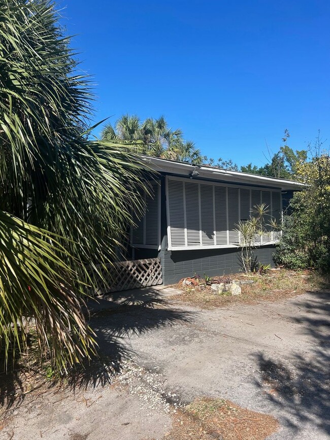 Foto del edificio - Charming 2-Bed, 2-Bath Home in Sarasota