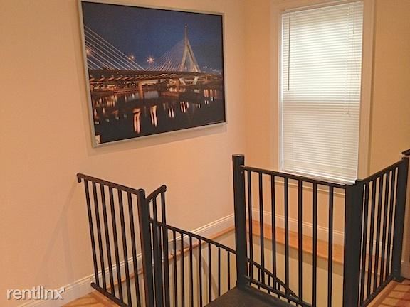 Building Photo - 64 Litchfield St