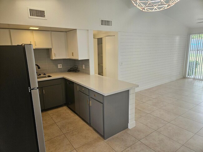 Building Photo - 2520 N 46th St