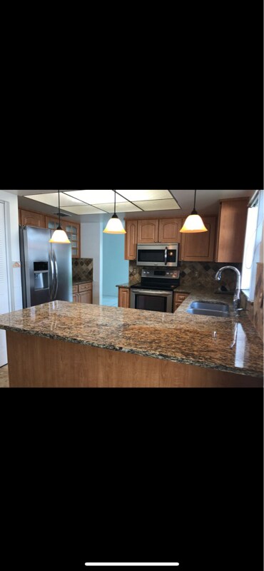 Building Photo - 10819 Roundview Ln