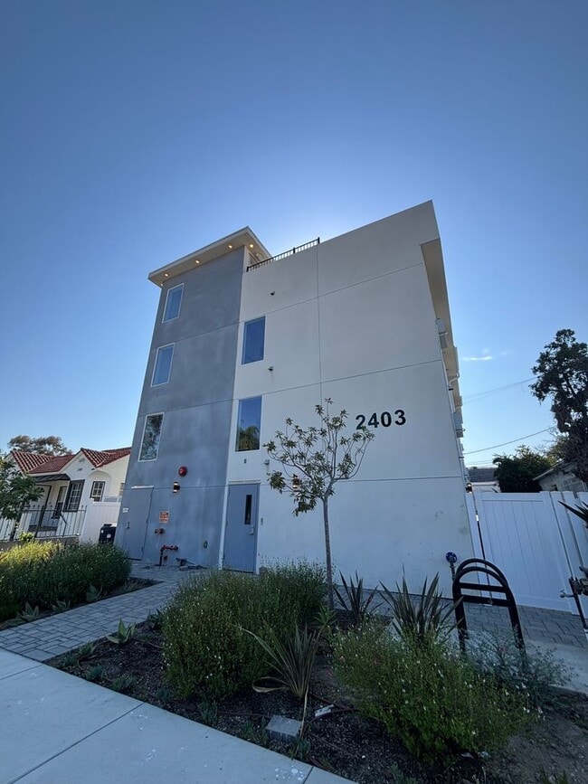 Building Photo - 2403 Clyde Ave