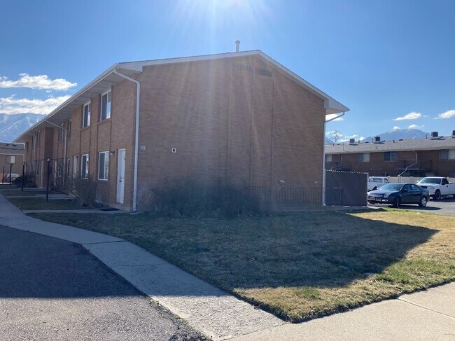Building Photo - 130 N 200 W