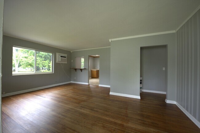 Building Photo - 3358 Rostan Ln