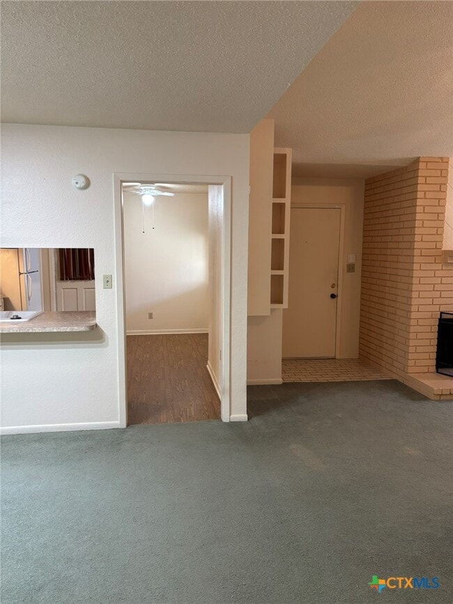 Building Photo - 304 Rattan Dr