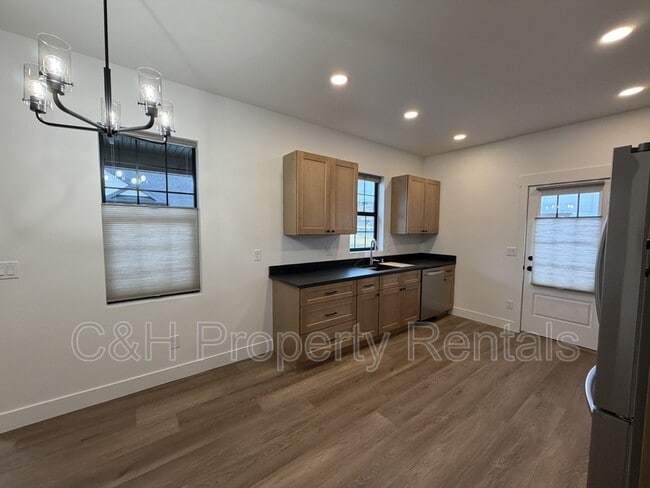 Building Photo - 2529 Esther Rose Ln