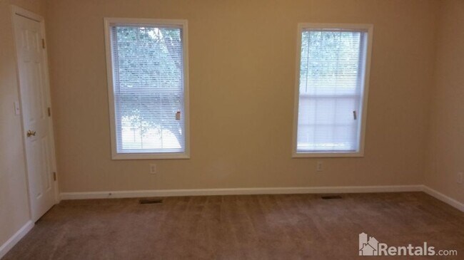 Building Photo - 2139 Hickory Bend