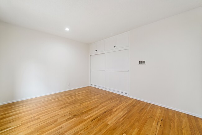 Foto del edificio - 14141 Moorpark St