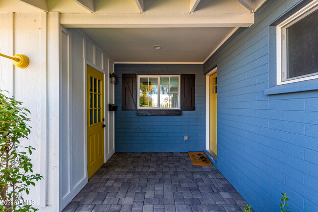 Building Photo - 3125 N 63rd Pl