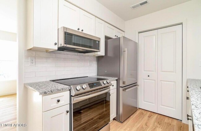 Foto del edificio - 1623 Francis Rd