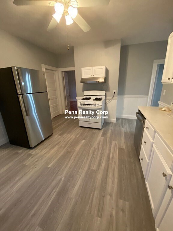 Building Photo - 97 Swan St