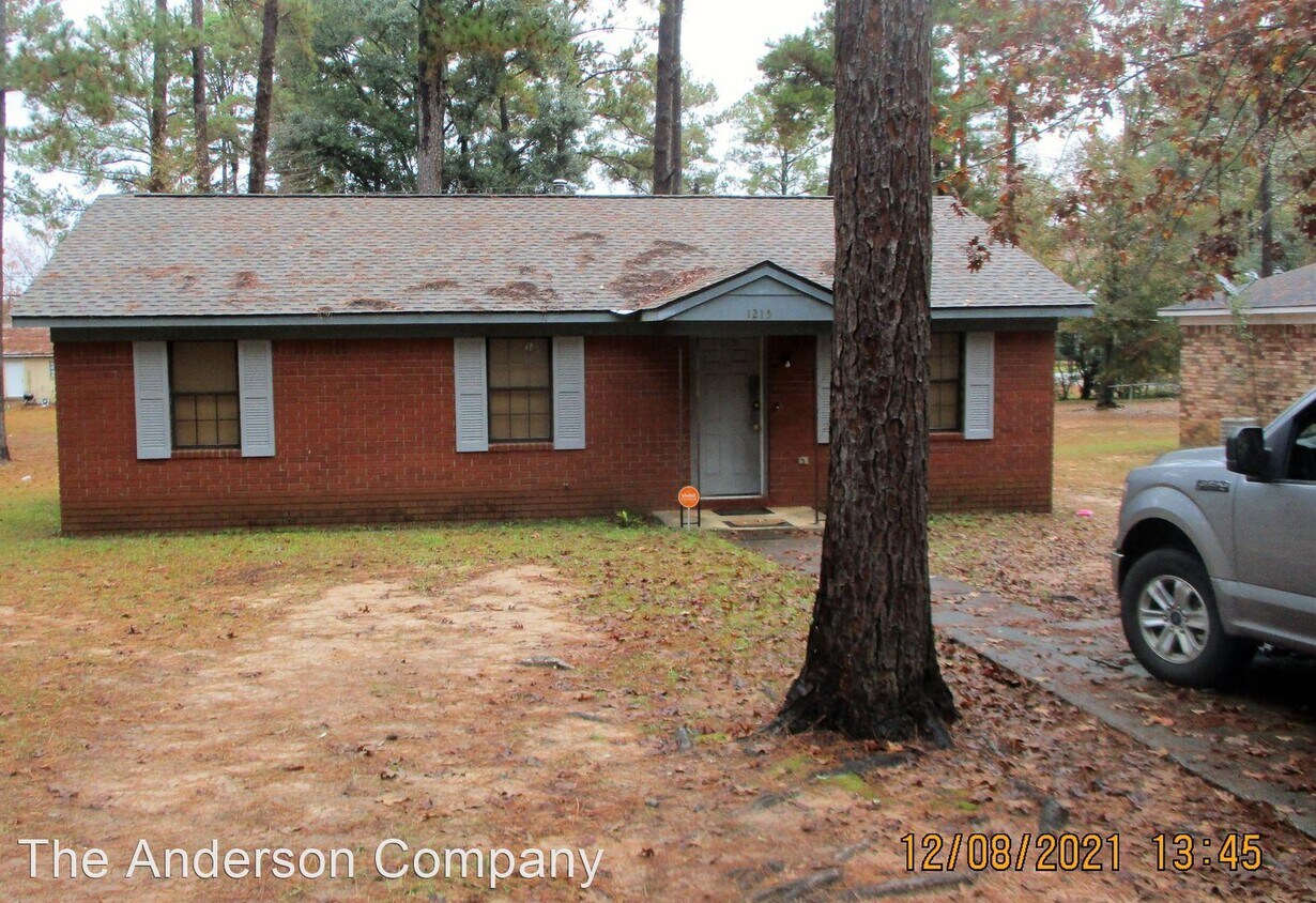 Primary Photo - 1215 Towering Pines Ln