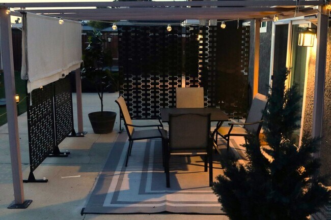 Foto del edificio - 13061 Pheasant Knoll Ln