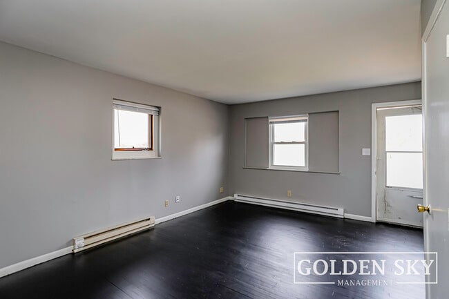 Building Photo - 1601 E Princeton Ave