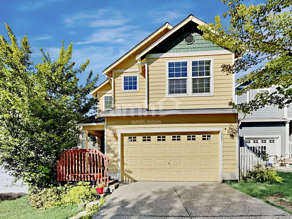 Primary Photo - 221 84th Ave NE