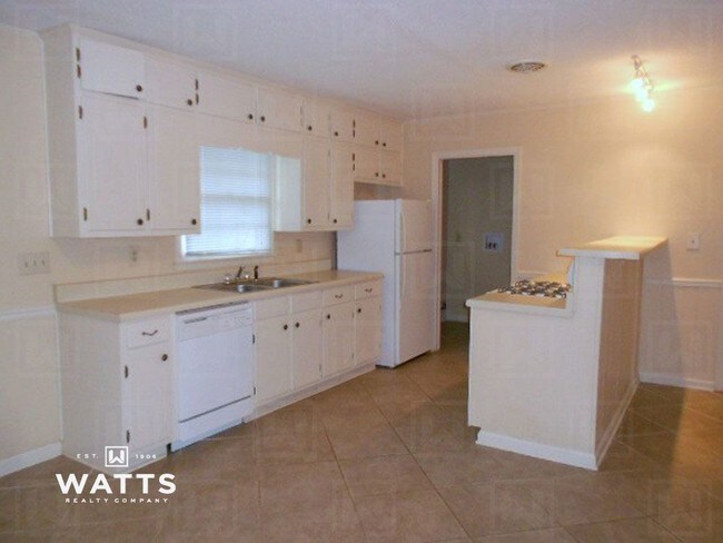 Foto del edificio - 2305 Mountain Oaks Ln