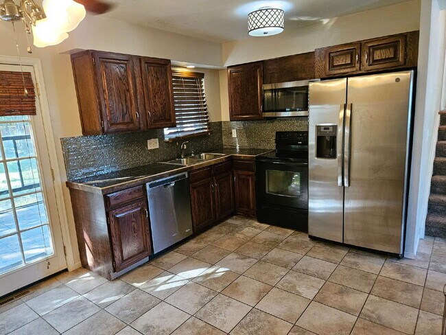 Building Photo - Charming 3-bedroom, 2-bathroom home