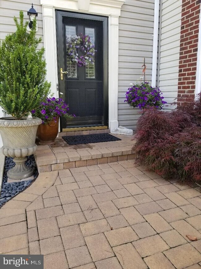 Foto del edificio - 2110 Millhaven Dr