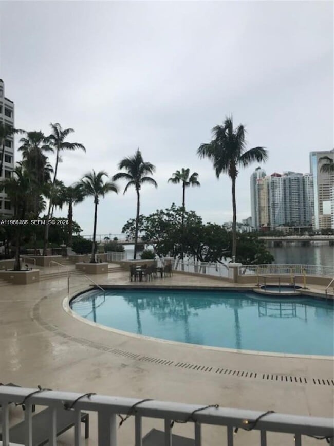 Foto del edificio - 701 Brickell Key Blvd